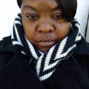 Meet your Posher, Aisha